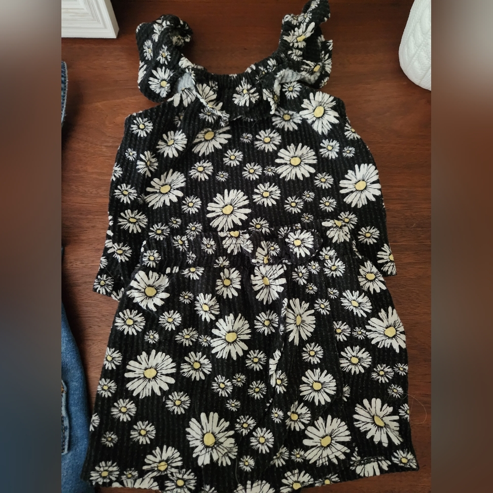 Black and White Floral Matching Set with Retro Charm